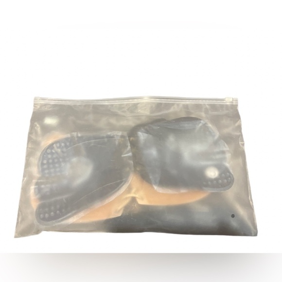 NWT Ursexyly Seamless Strapless nipple covers Push-Up Bra Black and Tan Bcup - Picture 4 of 4